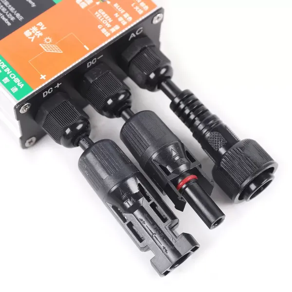 Micro onduleur solaire MPPT Onduleur sinusoïdal pur MPPT avec câble CA 230 V