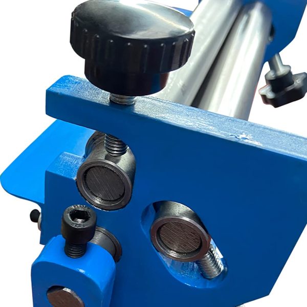 Cintreuse circulaire manuelle SJ300 à 3 rouleaux pour serre-joint 300 mm Cintreuse circulaire manuelle SJ300 à 3 rouleaux pour serre-joint 300 mm
