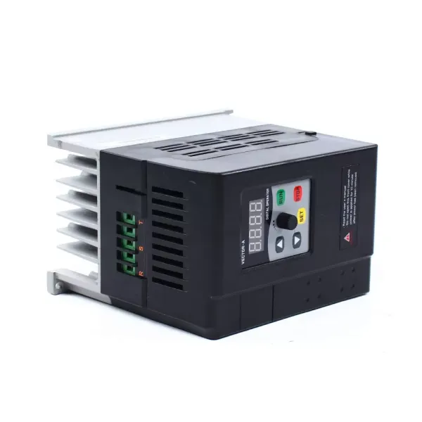 Inverseur de fréquence VFD monophasé - Régulateur de vitesse - 220 V - 2,2 kW - Variable - Capacité de driver - Réglable pour moteur à broche Inverseur de fréquence VFD monophasé - Régulateur de vitesse - 220 V - 2,2 kW - Variable - Capacité de driver - Réglable pour moteur à broche