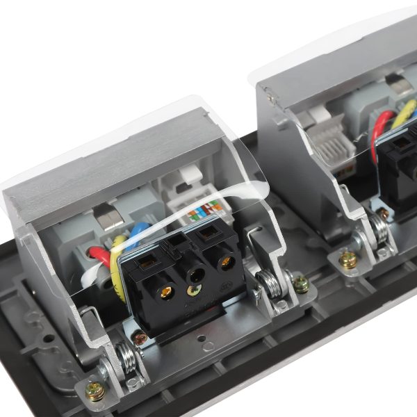 Prise encastrable escamotable Dual Networks&Sockets 250 V 16 A - Étanche et résistante à l'humidité