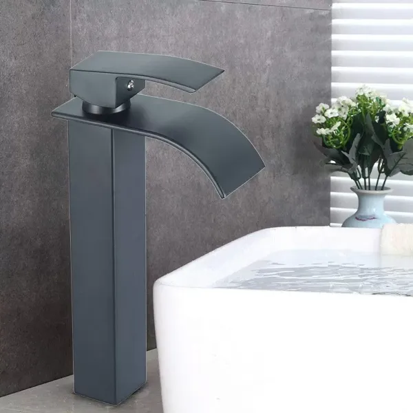 Robinet de salle de bain en laiton chromé avec poignée noire