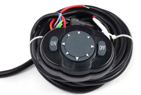 Marine Spotlight, 12 V 100 W étanche pour bateau, camion, voiture avec télécommande, rotation à 360 °, lampe extérieure pour yacht