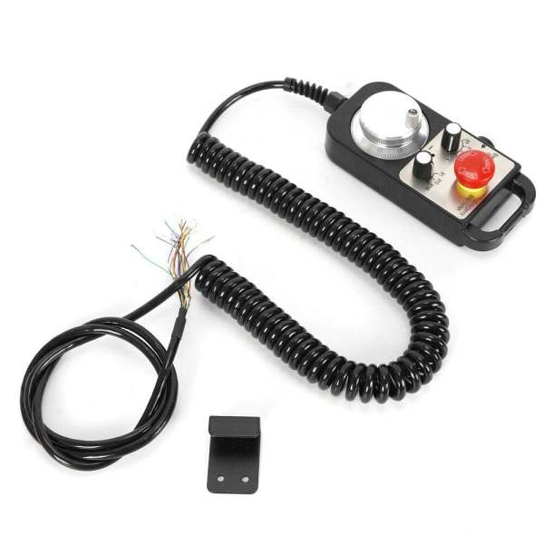 Volant à main électronique CNC 5 V 100 PPR CNC 4 axes MPG Remorque électronique filaire CNC pour machine de fraisage Remorque et arrêt d'urgence