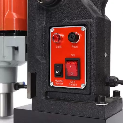 MD40 Perceuse magnétique 12-40 mm 1100 W 550 tr/min 12 000 N MD40 Perceuse magnétique 12-40 mm 1100 W 550 tr/min 12 000 N