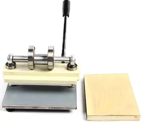 CNCEST-handmatige reliëfmachine van roestvrij staal voor leer en PVC 215 x 100 mm