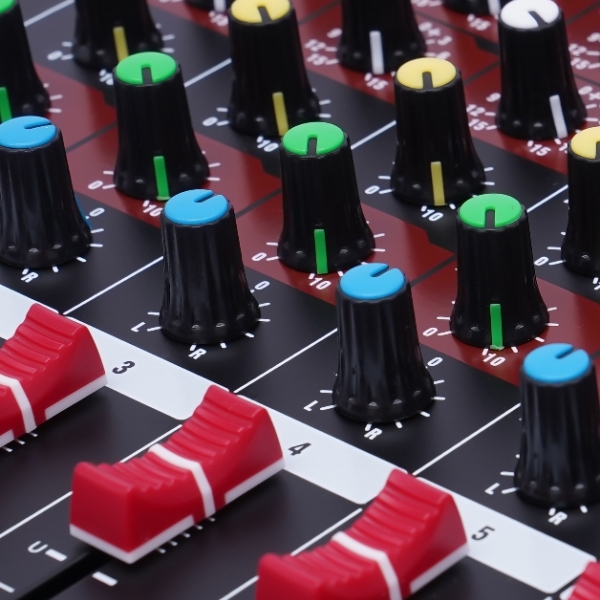 Table de mixage portable à 8 canaux, table de mixage DJ, égaliseur à trois bandes avec Bluetooth USB pour soirée karaoké KTV