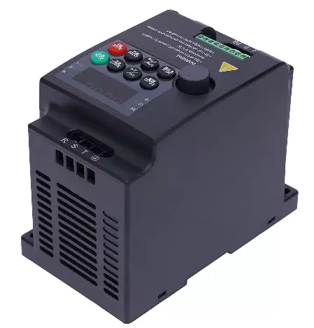 Variabele frequentieaandrijving, AC 220V/2,2KW 3HP 10A CNC VFD eenfasig naar 3-fasig converter voor toerentalregeling van de spilmotor (enkelfasige ingang, 3-fasige uitgang)